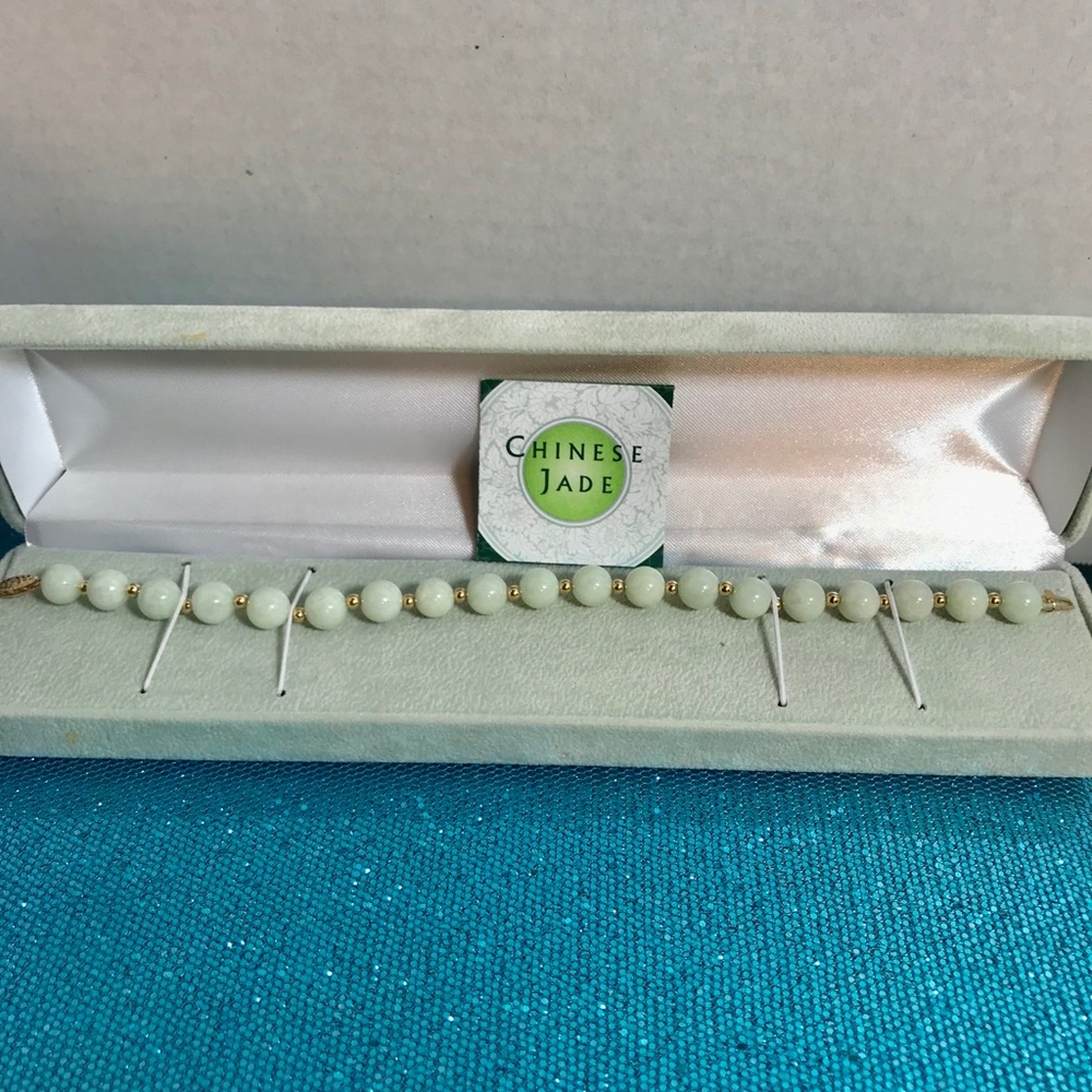 14k 8” Elegant Jade Bracelet